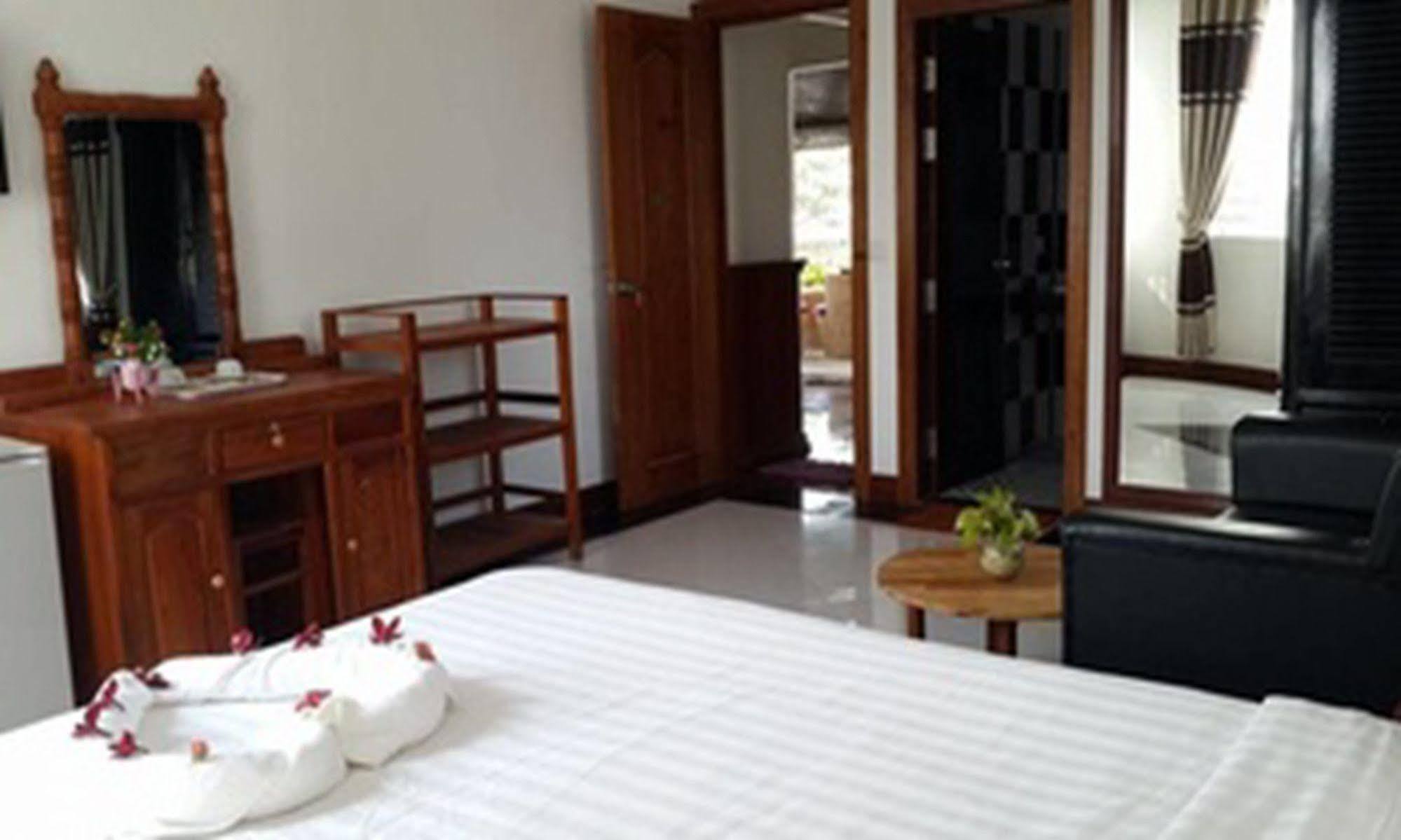 Oriental Siem Reap Hotel Exterior photo